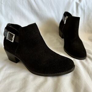 Vionic 322‎ Millie Black Suede Leather Ankle Boot with Buckle Womens Size 6